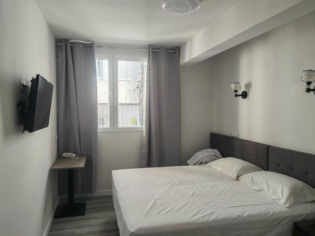 Hostal Golden 21*** Madrid Exterior photo
